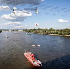 Mehr als eine halbe million fahrgäste erleben mittlerweile jährlich die einmalige panorama aussicht auf köln, die altstadt, den rhein und die wunderschöne umgebung aus der. Nervenprobe In Kolner Seilbahn Welt