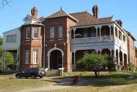 But Har Gra Is A Historic House Located On The Corner Of Georges River Road And Croydon Avenue In The Inner West Suburb O Homestead House Historic Homes House