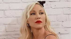 Αναστασοπούλου, στην διαμαρτυρία των καλλιτεχνών κατά της υπουργού πολιτισμού, αφού αποκάλυψε ότι γνώριζε 20 χρόνια για τον δ. Phneloph Anastasopoyloy Mia Anarthsh Me Nohma Kai Mhnyma Meta Thn Ellada Eidhseis