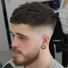 17 giugno 2021 17 giugno 2021. Capelli Sfumati Corti Uomo Mens Haircuts Short Trending Haircuts Crop Haircut