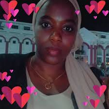 Ndèye Maguette Ndiaye alias « Bibiche » (17 ans), a comparu ce vendredi  devant le tribunal pour mineurs. La chanteuse a été reconnue coupable des  faits qui lui sont reprochés. Le juge