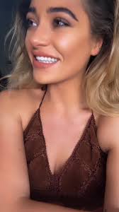 Streamer Prom Dress Reveal: Stunning Outfit Choices