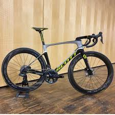 Scott Foil Rc Roadbikedubai Cyclinglifestyle Scott Scottbikes Scottfoilrc Shimano Duraace Scott Rennrad Rennrad Fahrrad