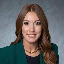 Janelle Hutton's Instagram, Twitter & Facebook