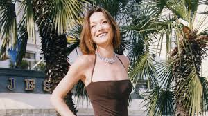 It sold over 250,000 copies, and carla bruni seriously considered continuing her career in music. 7 Of Carla Bruni S Most Iconic Outfits I D