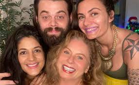 Em fotos raras, Vera Fischer reúne os filhos e nora: 'Muito amor!'