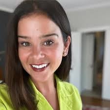 Kelly Parrish's Instagram, Twitter & Facebook