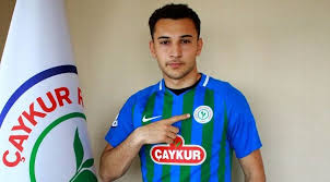Efsanevi yeşil mavi çubuklu formamızın yanında, bu sezon takımımız ve taraftarlarımız 4 yeni forma kiti ile tanışacak. Emir Dede Caykur Rizespor Da Rize Spor