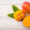 Buah sirsak bisa dibilang dengan buah seripu manfaat, karena selain rasanya yang segar juga berkhasiat sebagai obat.bagian sirsak yang mengandung manfaat dan khasiat terbanyak adalah pada daun sirsak.dalam daun sirsak terdapat senyawa aktif yang hampir menyamai kulit manggis, tidak heran jika daun sirsak banyak digunakan oleh pakar kesehatan sebagai obat anti kanker. 1
