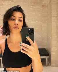 Instagram kourtney kardashian posted a photo of her new palm springs home on instagram during the memorial day weekend on monday, may 31, 2021. Smleg1sojljcxm