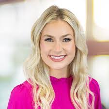 Adrienne Richter's Instagram, Twitter & Facebook