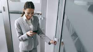Ge money bank provides credit to consumers and businesses. Ge Capital Placed A 57 5 Stake In Ge Money Bank Via Ipo On The Prague Stock Exchange Deals Oaklins Czech Republic Slovakia Mid Market M A And Financial Advice Globally