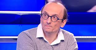 Tout le monde dit que à partir de lundi c'est obligatoire comme pour les clients ! Tpmp Nouveau Chroniqueur Fabrice Di Vizio Deja Pret A Partir Si Ca Ne Lui Plait Pas
