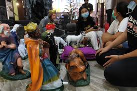 Ibadah natal umum 24 desember 2020 hkbp distrik viii dki jakarta. Corona Tema Hiasan Natal 2020 Di Gereja St Maria Assumpta Pakem Yogya Gudegnet