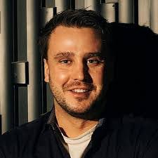 Robert Claus's Instagram, Twitter & Facebook