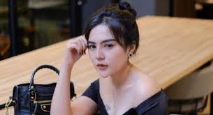 Saya sama bu vien tasman, dan saksi soal kasus diduga adanya penipuan dan ancaman saudara inisial f, kata mu. Artis Ma Ditangkap Prostitusi Instagram Mareta Angel Digeruduk Warganet