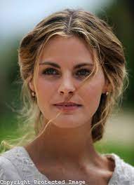 Www.amaiafanclub.com amaia salamanca es entrevistada con motivo de la presentación de gran hotel material perteneciente. 21 Grand Hotel Ideen Fernsehserie Filme Serien