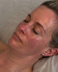 If you've got a summer wedding or a special day out coming up, you fancy a  treat, or your skin needs a little boost this summer, why not book a Glow &