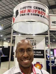 Peter Bigott's Instagram, Twitter & Facebook