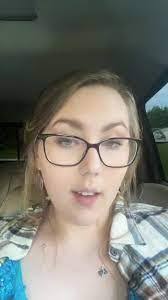 Bethany Comer's Instagram, Twitter & Facebook