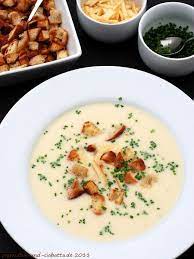 Chili Und Ciabatta Zwiebelsuppe Mit Kase Und Croutons Cooking Food Soup Kitchen