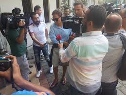 Demet Akalin 2 Dakikada Bosandi