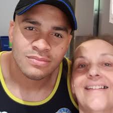 marion bradshaw (@imerindoors)