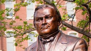 Catherine Cobb's Instagram, Twitter & Facebook