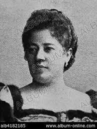 Fanny Hunt's Instagram, Twitter & Facebook