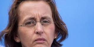 Seit ihrer gründung 2013 gewann die afd immer mehr zustimmung in der bevölkerung. Parteien Afd Politiker Poggenburg Und Von Storch Verteidigen Gauland Maz Markische Allgemeine