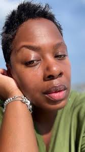 Why use baby wipes when you could mix water + peroxide + a lil lemongrass  and keep it cute after sneaky link hours 💧💅🏽 #VaginalHealth  #FeminineHygiene #YoniCare #pHBalance #FreshKitty #BVPrevention  #WomensHealth #IntimateCare #PeriWash #PostIntimacyCare