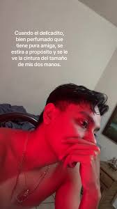 La cintura que roba miradas: entre el chavo y su estiramiento