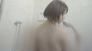 宮脇咲良 ヌード画像 全裸シャワーシーン！おっぱいの谷間がエロすぎるｗｗｗ - 裏ピク