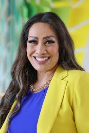 Angela Roundy's Instagram, Twitter & Facebook