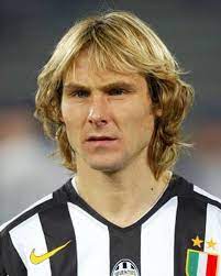 Nedvěd zakończył występy w czeskiej lidze z wynikiem 117 meczów i 26 goli. Pavel Nedved