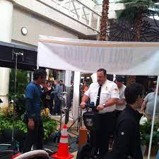 Kevin james, jayma mays, keir o'donnell running time: Mall Cop 2 Actor Kevin James Surprises Shoppers In Boca During Promotional Filming South Florida Sun Sentinel South Florida Sun Sentinel