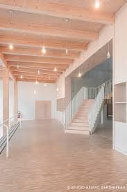 Réalisation d'un bâtiment de bureaux r+6 avec atrium central. France Douglas
