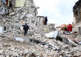 See 3 authoritative translations of terremoto in english with example sentences, phrases and audio pronunciations. Terremoto In Albania Scatenato Da Una Faglia Lunga 85 Chilometri Terra Poli Ansa It
