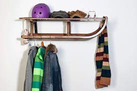 Garderobe selber bauen waschküchendesign mudroom ideen dreckschleuse fischgrätenboden wohnung eingangswege garderoben eingangsbereich eingangsbereich einrichten. Garderobe Selber Bauen Aus Einem Schlitten Selbermachen De