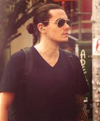 Pin By Leonita Dewi On John Mayer 3 Loveofmylife Long Hair Styles John Mayer Chignon