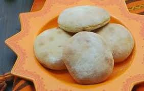 Gefullte Brote Mit Hahnchen Batbout Marokkanisch Essen Rezept Marokkanisches Essen Marokkanische Rezepte Orientalisches Essen