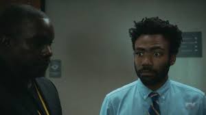 The tie Earnest Marks (Donald Glover) in Atlanta S01E09