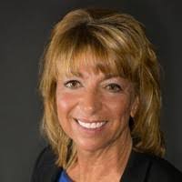 Leslie Stauffer's Instagram, Twitter & Facebook