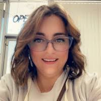 Lisa Schrum's Instagram, Twitter & Facebook