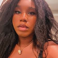 Toya Kennedy's Instagram, Twitter & Facebook