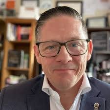 Shannon Teixeira's Instagram, Twitter & Facebook