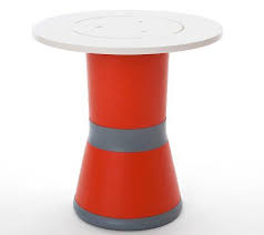 Inflatable Table By Philipp Beisheim From Flat To Full Table In A Minute Inflatable Furniture Furniture Inflatable