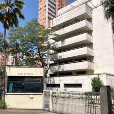 Tenemos para ti videos, imágenes y una amplia cobertura e información actualizada. Antigua Residencia De Pablo Escobar En Medellin Sera Demolida Para Construir Un Parque Publico Plataforma Arquitectura