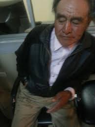 Esto es respetar los derechos humanos. Hoy en el Azuay. Honorio  Morocho,agredido por la fuerza policial @tomebamba