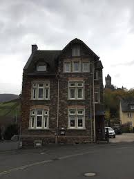 In cochem und auch in ernst befinden sich täglich geöffnete teststationen, in denen sie sich kostenlos testen lassen können. Pension Graef Gastezimmer Cochem